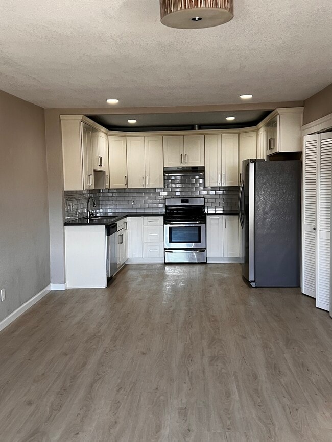 Primary Photo - 1354 Palou Ave