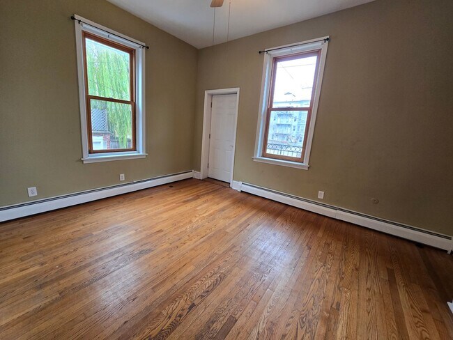 Building Photo - 313 N 34th St