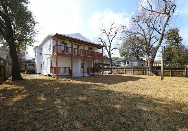 Building Photo - 4445 Rusk St