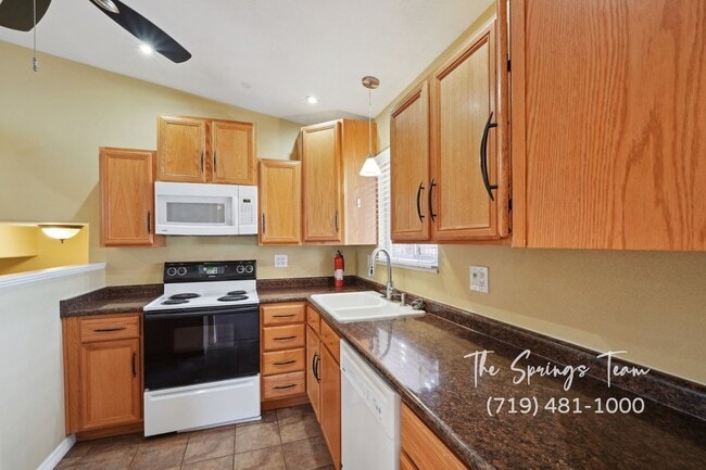 Building Photo - INVITING 3BD HOME w/ SPACIOUS LAYOUT & CHARM - Security Deposit Waiver Available