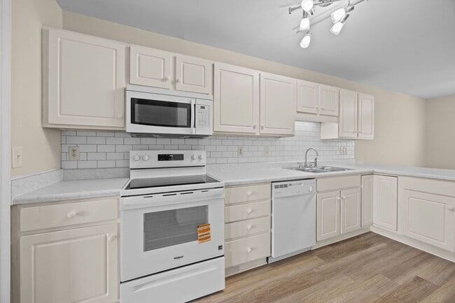 Building Photo - 5110 Deveron St