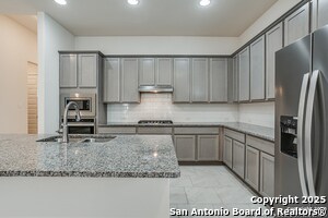 Building Photo - 1114 Aidenbaum