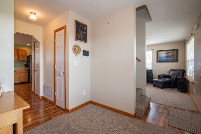Building Photo - 650 Farmington Dr