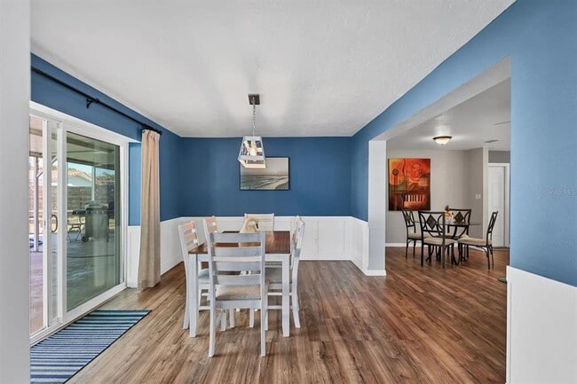 Building Photo - 3425 Fairview Dr