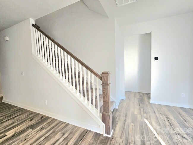 Building Photo - 9957 Mnr Vis Trl