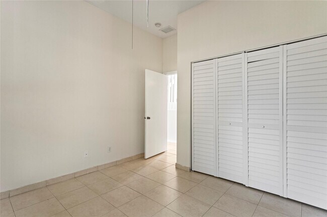 Building Photo - 2215 NW 76th Terrace