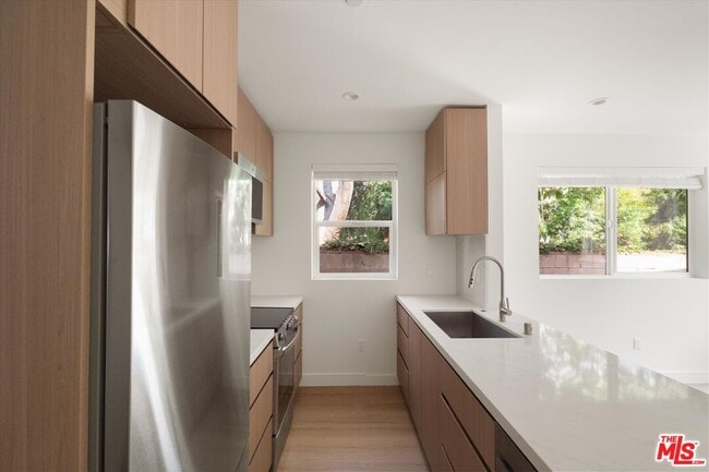 Primary Photo - 15209 Morrison St