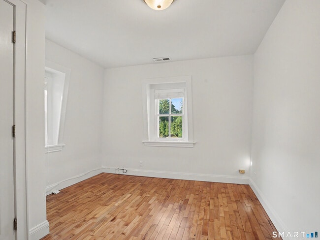 Building Photo - 38 W Morgan Ave