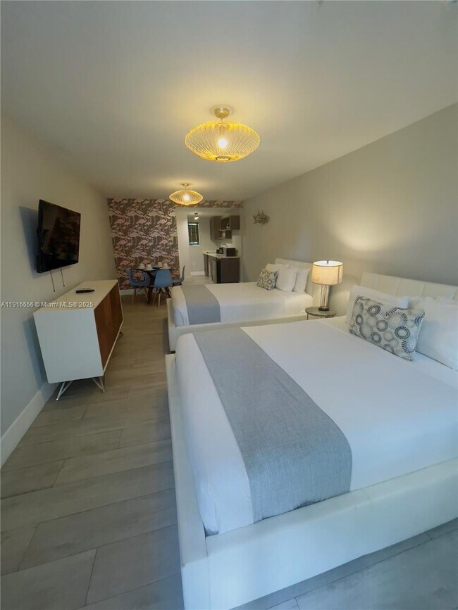 Building Photo - 6755 Harding Ave