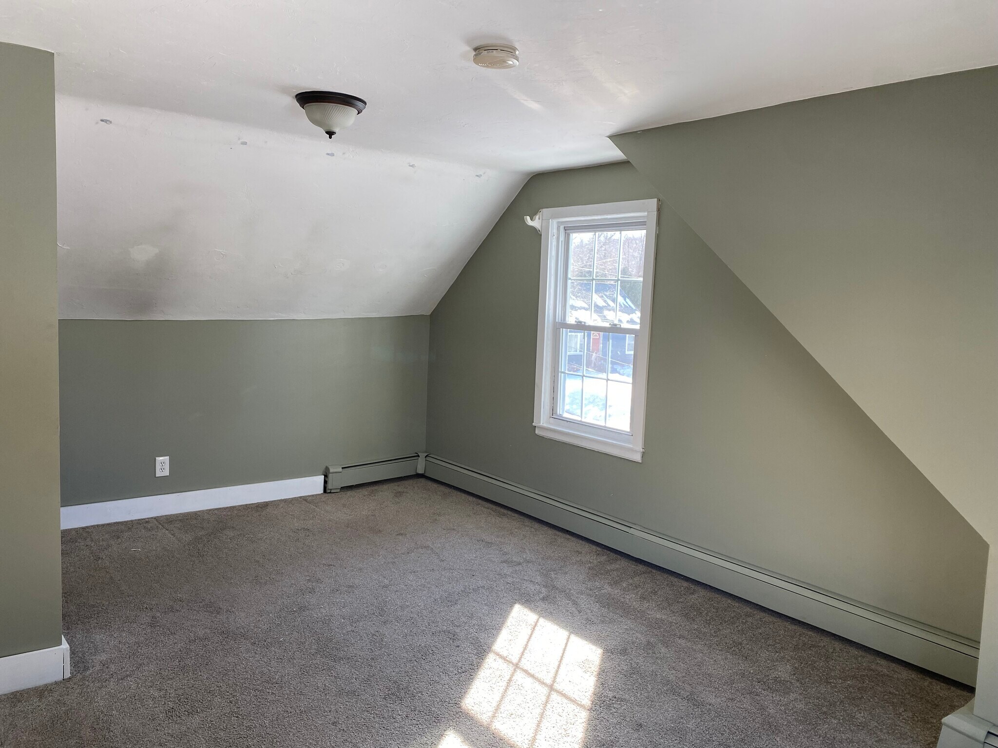 Bedroom #4 - 2 Kay St