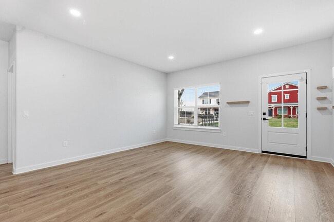 Building Photo - 10928 Norwich Ave