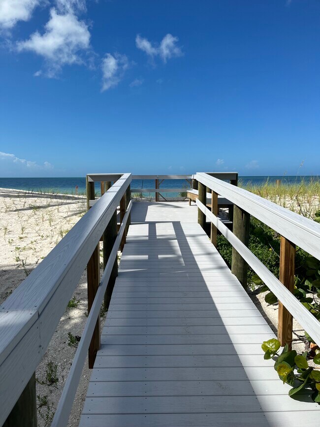 Building Photo - 130 Barefoot Cir