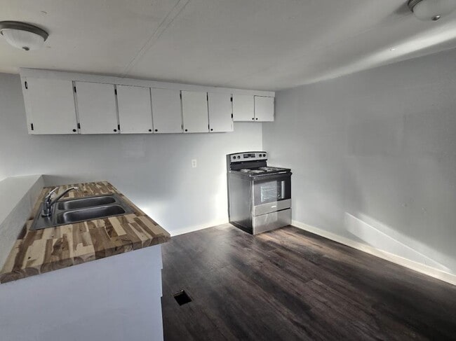 Building Photo - 2623 W Black Creek Rd