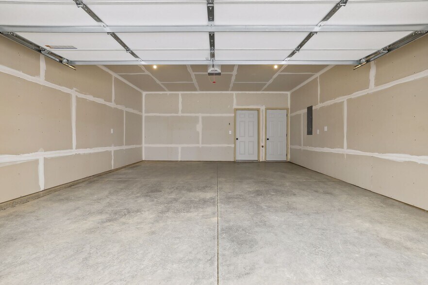 Building Photo - 207 Probert St