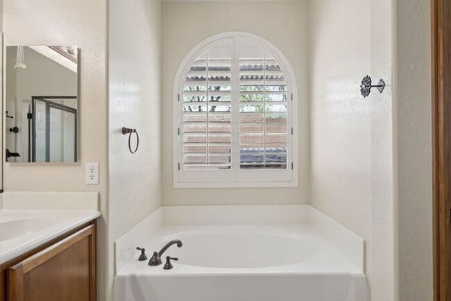 Building Photo - 2763 N Raven