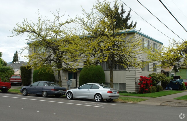 Building Photo - 1717 NW Harrison Blvd