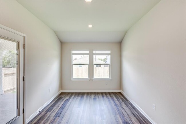 Building Photo - 4905 Hazelnut Ln
