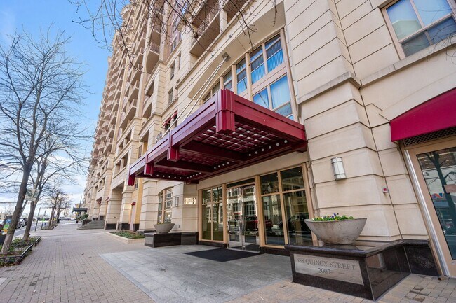 Building Photo - Sun-Drenched 1BR Condo with Rooftop Pool & Parking in Heart of Ballston
