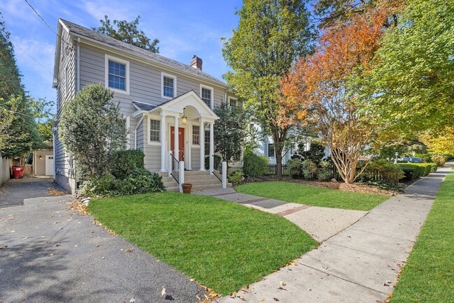 Building Photo - 4 Bed 4 Bath - Bethesda Expanded Colonial - One Car Garage