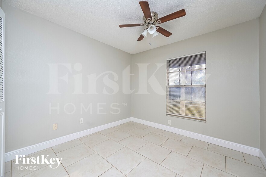 Building Photo - 2503 Mary Sue St