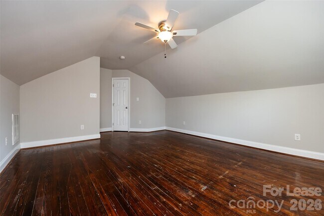 Building Photo - 1225 Kennon St