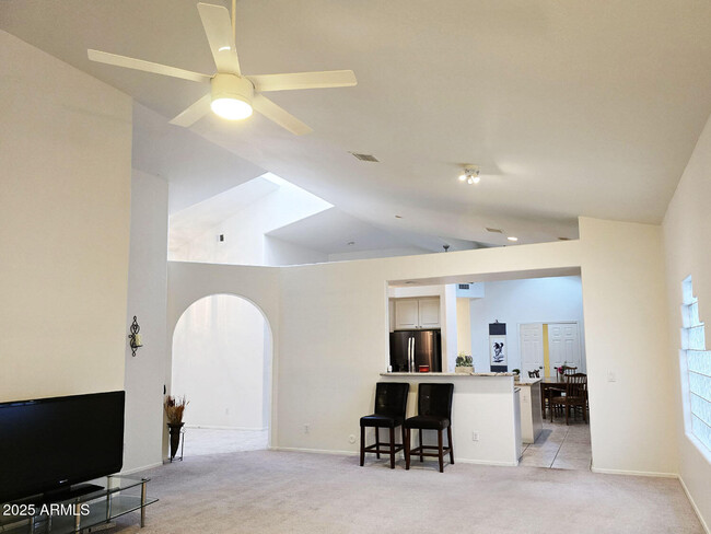 Building Photo - 6510 S Hazelton Ln