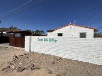 Building Photo - Modern Renovated 1 Bedroom Cottage with W/...