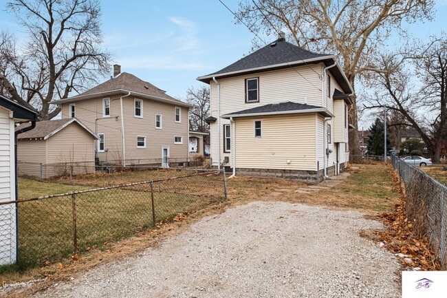 Building Photo - WELCOME HOME!