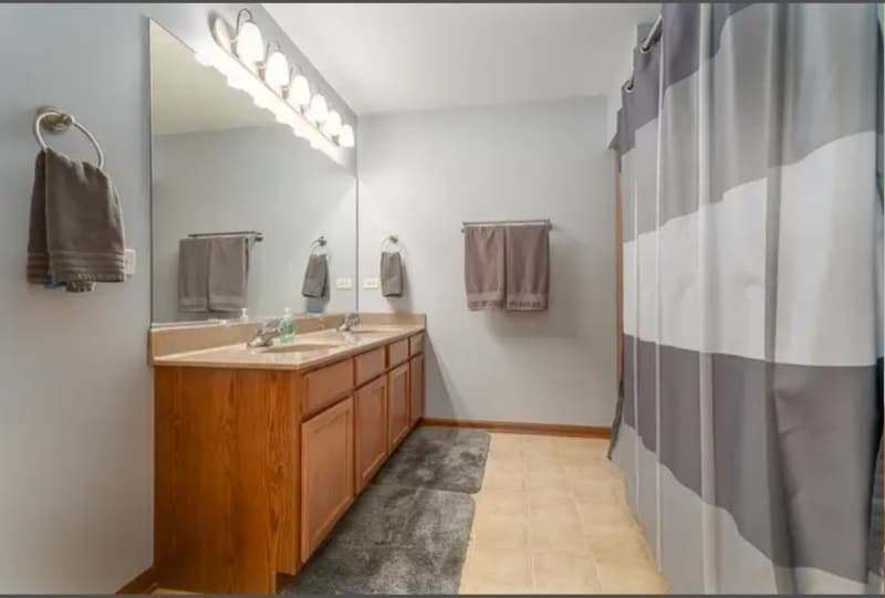 Building Photo - 1609 Grove Ct