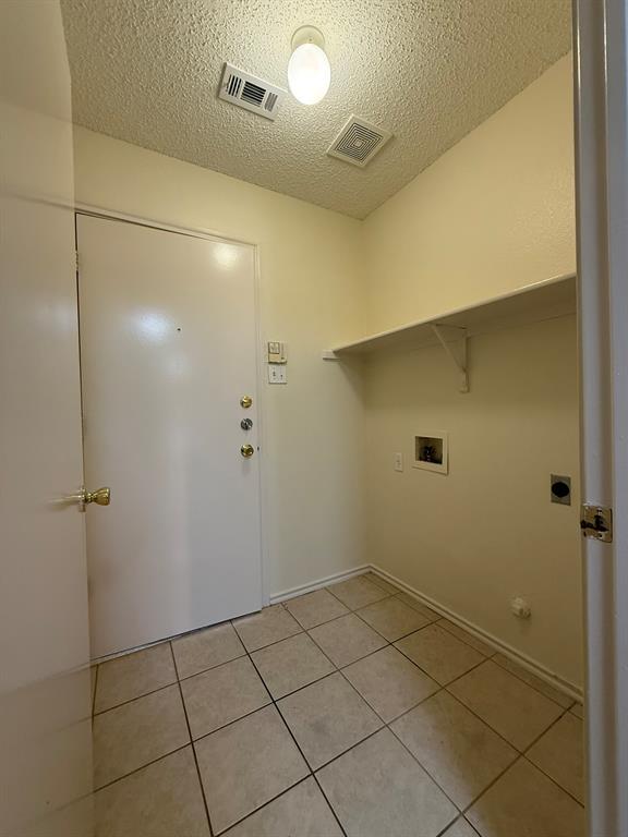 Building Photo - 2304 Granberry Dr