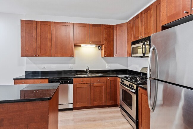 Building Photo - 1 Bedroom - Logan Square Available ASAP!