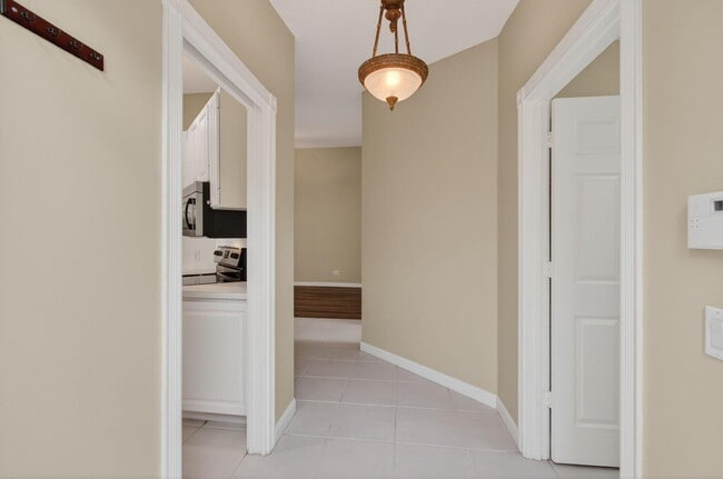 Building Photo - 8148 Montserrat Pl