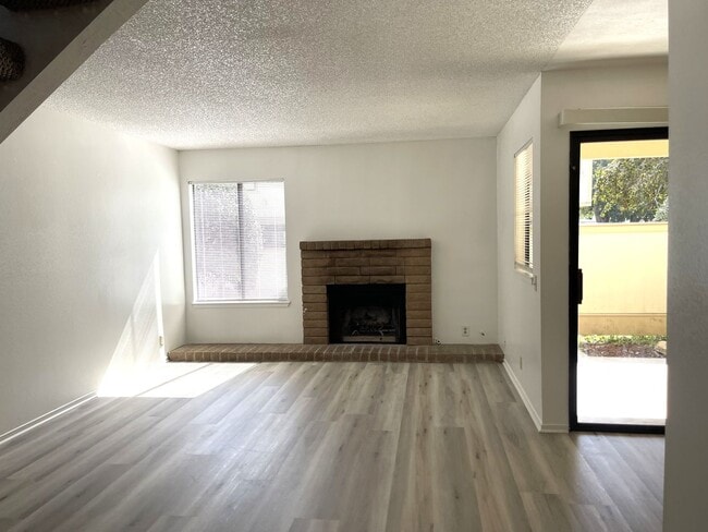 Building Photo - Upgraded Linda Vista Village Townhome.