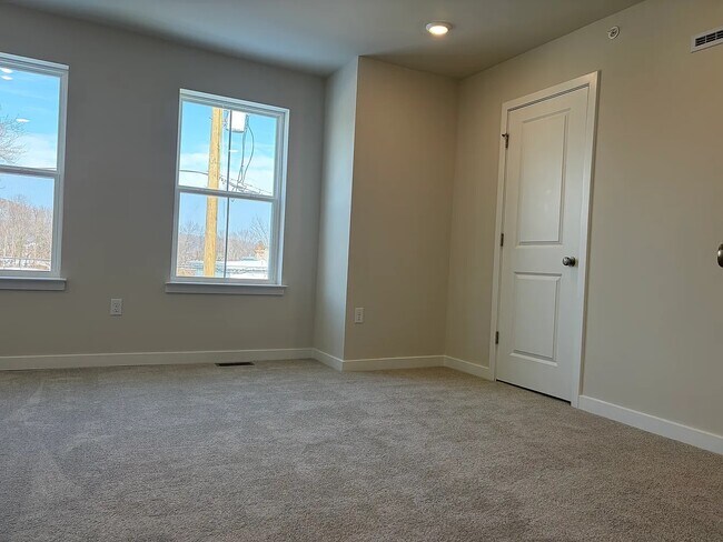 Building Photo - 101 Abramo Victor Dr