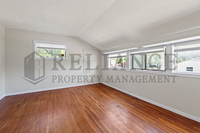 Building Photo - 4949 E Orme St