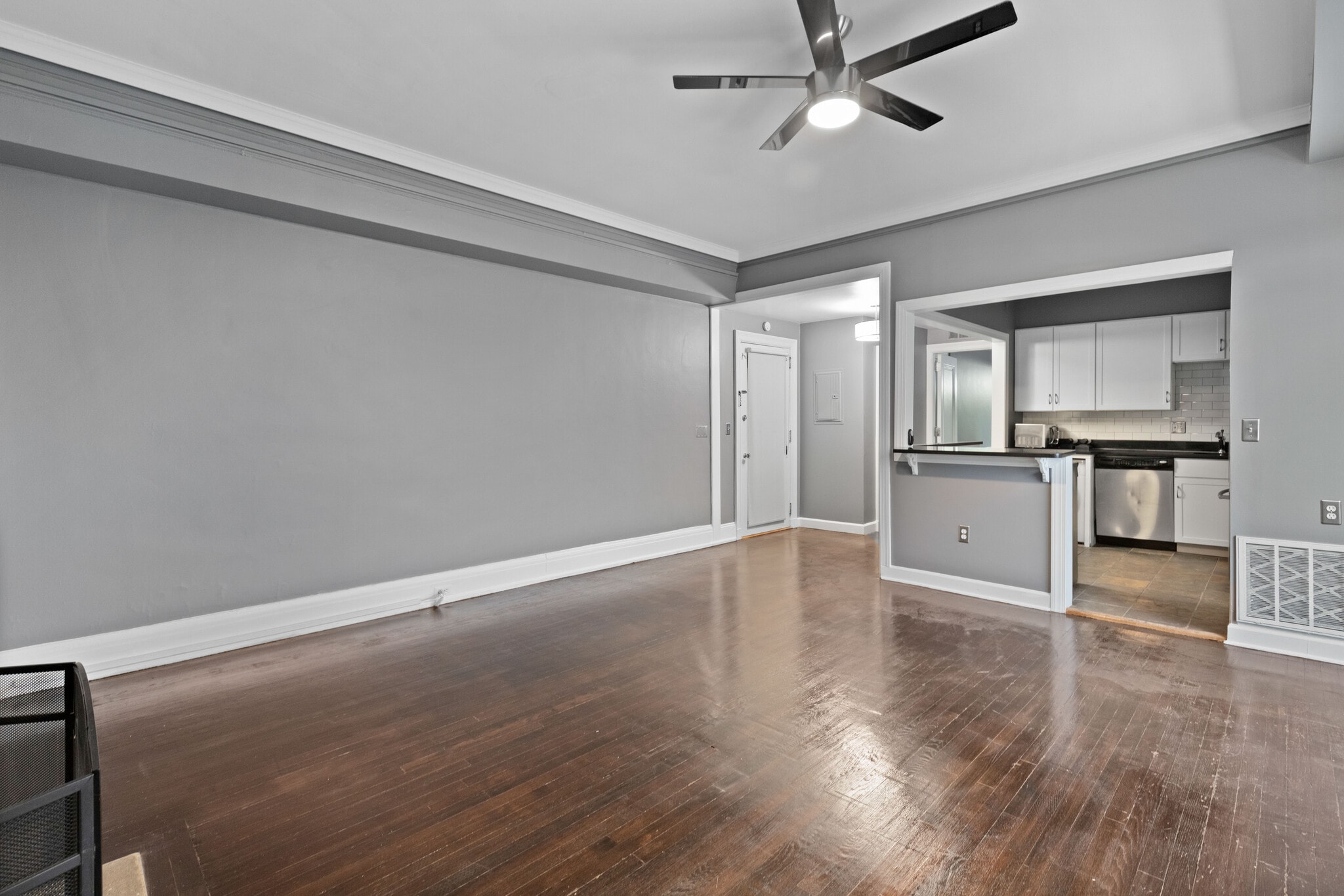 Building Photo - 2900 E Jefferson Ave