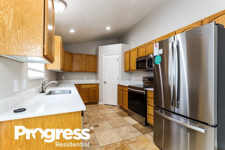 Building Photo - 1116 Mustang Ln