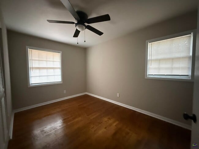 Building Photo - 417 Willow Ave