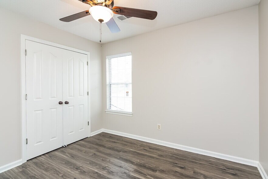 Building Photo - 1886 Towson Ln