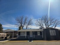 Building Photo - Furnished Three Bedroom Home With Flexible Lease Terms