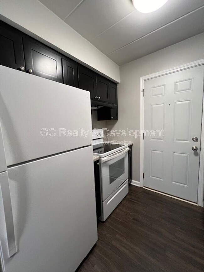 Building Photo - 342 Wilson Ave