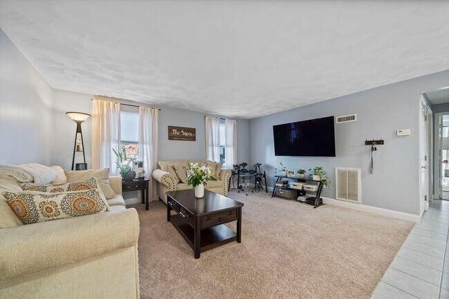 Building Photo - 104 Norton Ave