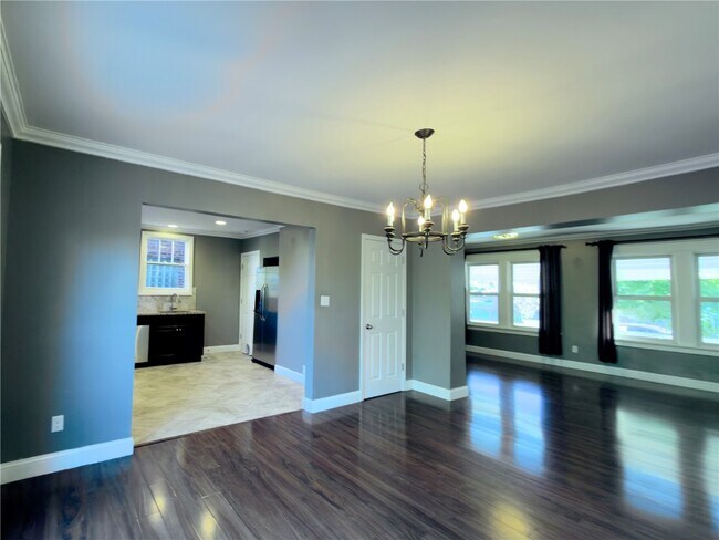 Building Photo - 6015 Elizabeth Ave