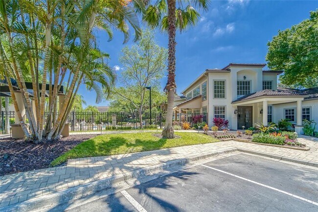 Building Photo - 858 Normandy Trace Rd