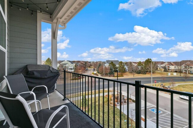 Building Photo - 1875 Fall River Dr