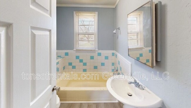 Building Photo - 3 Santuck Street