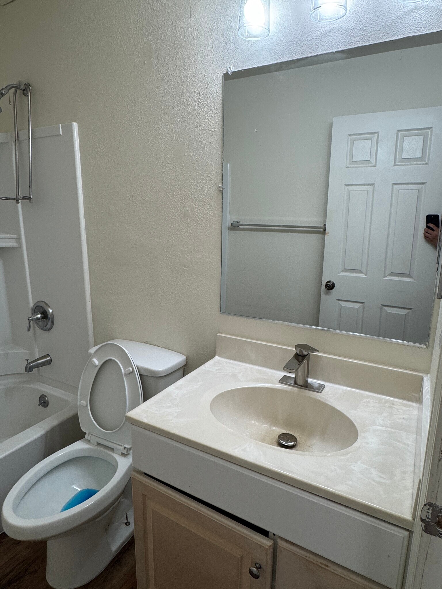 Building Photo - 10920 Apricot St