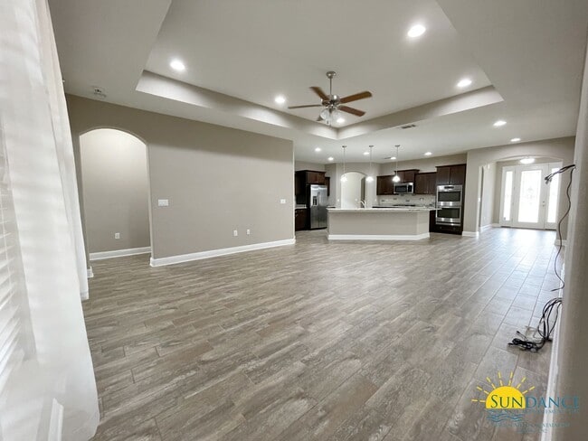 Building Photo - Gorgeous 4 Bedroom Home in Shalimar