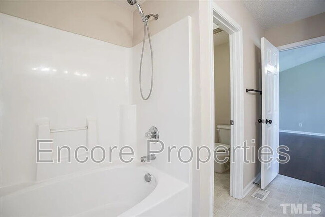 Building Photo - 312 Cabin Grove Ct