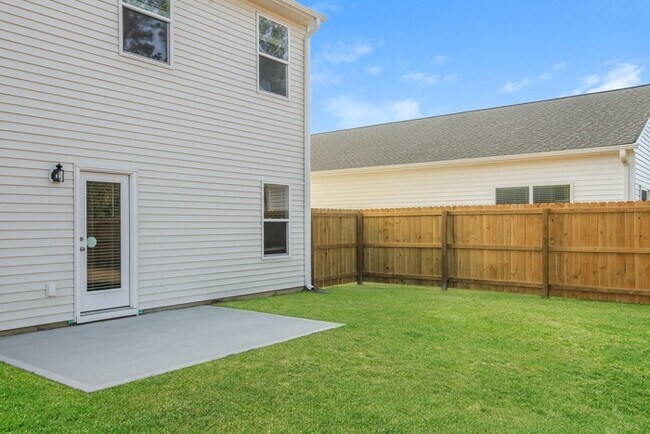 Building Photo - Sophisticated Living at Mill Branch